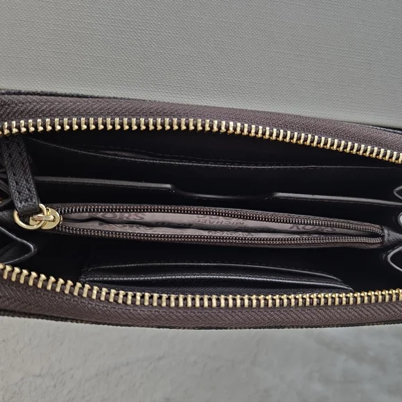 Michael Kors Jet Set Brown Wristlet Zipped Wallet - Picture 5 of 11